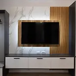 Royal * Tirana